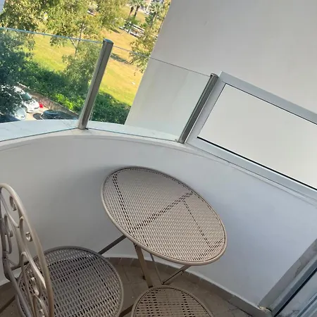 One-bedroom Partial Seaview Διαμέρισμα